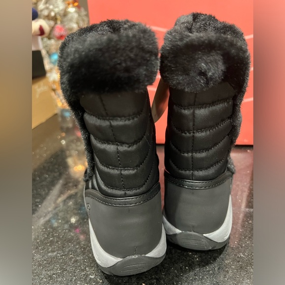 Easy Spirit Exposure 2 Mid Calf Winter Furry Boots MSRP $109 Size 6.5 NIB MACY’s - Picture 4 of 9